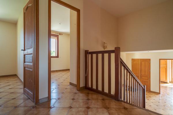 CARCASSONNE – SAINT-HILAIRE Villa T5 152m² (114m² hab.) avec garage, jardin, verger et puits, sur 4.315m²