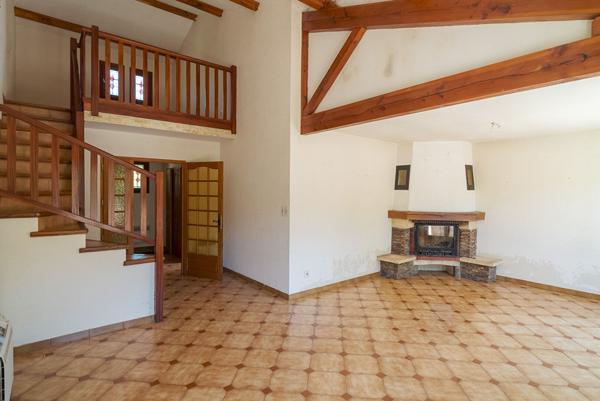CARCASSONNE – SAINT-HILAIRE Villa T5 152m² (114m² hab.) avec garage, jardin, verger et puits, sur 4.315m²