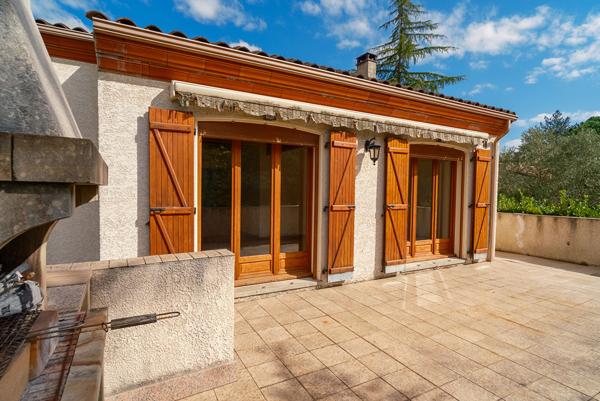 CARCASSONNE – SAINT-HILAIRE Villa T5 152m² (114m² hab.) avec garage, jardin, verger et puits, sur 4.315m²
