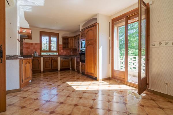 CARCASSONNE – SAINT-HILAIRE Villa T5 152m² (114m² hab.) avec garage, jardin, verger et puits, sur 4.315m²