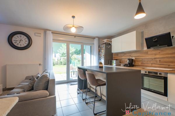 LA MOTTE SERVOLEX (73290) : Appartement T2, jardin, cave et une place de parking privative