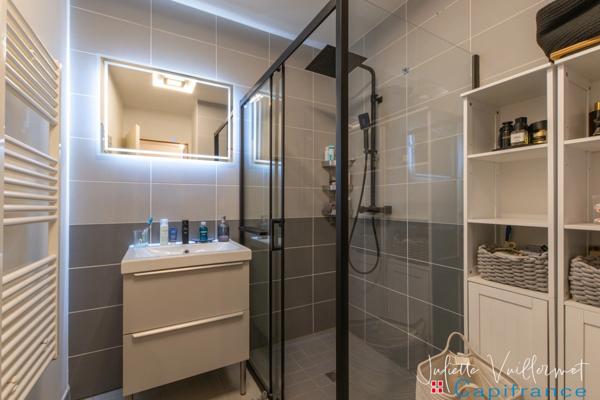 LA MOTTE SERVOLEX (73290) : Appartement T2, jardin, cave et une place de parking privative