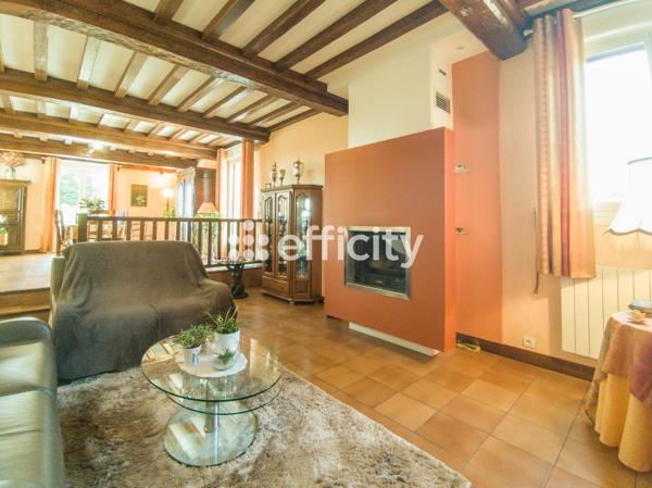 Maison
         5 pièces
        - 124 m² 270 900 €*