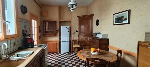 🏡 ARRAS – MAISON DE VILLE À FORT POTENTIEL AVEC DÉPENDANCE, COUR ET JARDIN