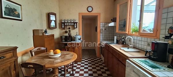 🏡 ARRAS – MAISON DE VILLE À FORT POTENTIEL AVEC DÉPENDANCE, COUR ET JARDIN
