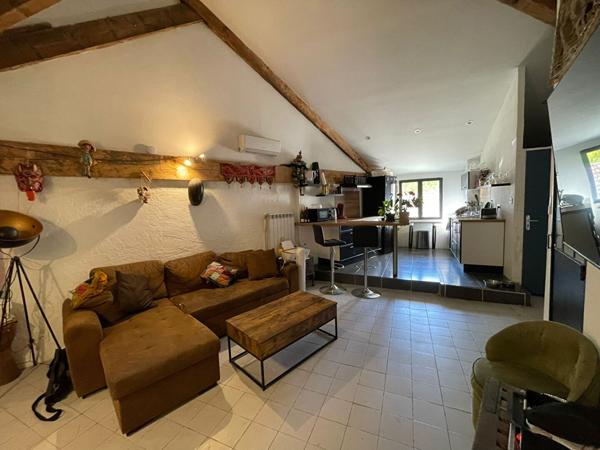 AVIGNON - GRANDE MAISON AVEC DEPENDANCES AUX PORTES D'AVIGNON A DECOUVRIR