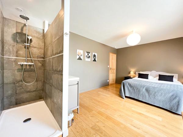 Dpt Orne (61), à vendre proche de BAGNOLES DE L'ORNE NORMANDIE maison P15 de 550 m² - Terrain de 23 625,00 m²