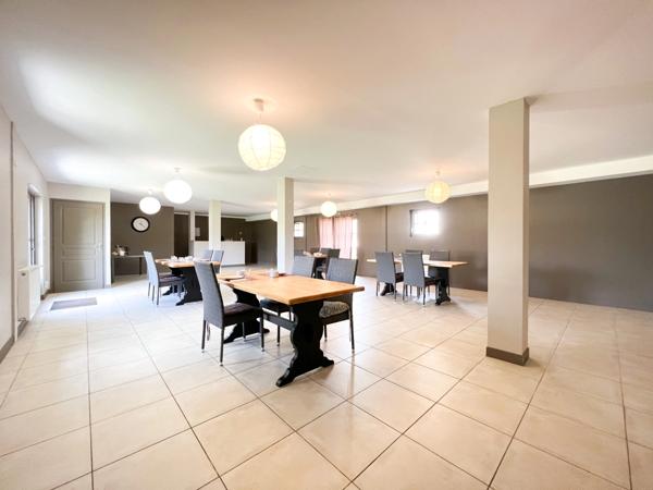 Dpt Orne (61), à vendre proche de BAGNOLES DE L'ORNE NORMANDIE maison P15 de 550 m² - Terrain de 23 625,00 m²