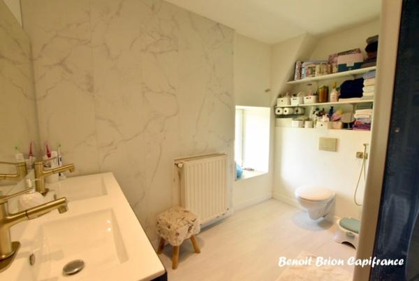 À vendre – Maison en pierre avec étang, grand terrain de 4 980 m² et nombreuses prestations à Monchamp, près de Vire (Calvados - 14)