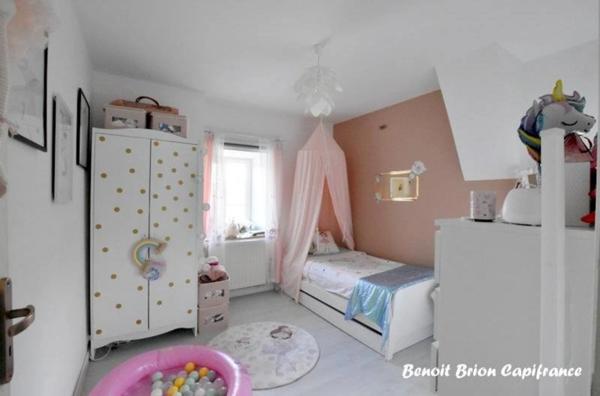 À vendre – Maison en pierre avec étang, grand terrain de 4 980 m² et nombreuses prestations à Monchamp, près de Vire (Calvados - 14)