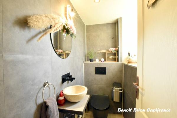 À vendre – Maison en pierre avec étang, grand terrain de 4 980 m² et nombreuses prestations à Monchamp, près de Vire (Calvados - 14)