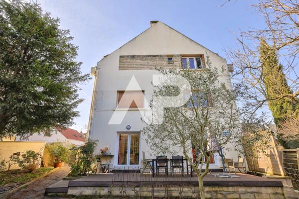 Maison familiale 10 pièces - 240m² - 527 m² de terrain €1 290 000 **  - Référence  85653113