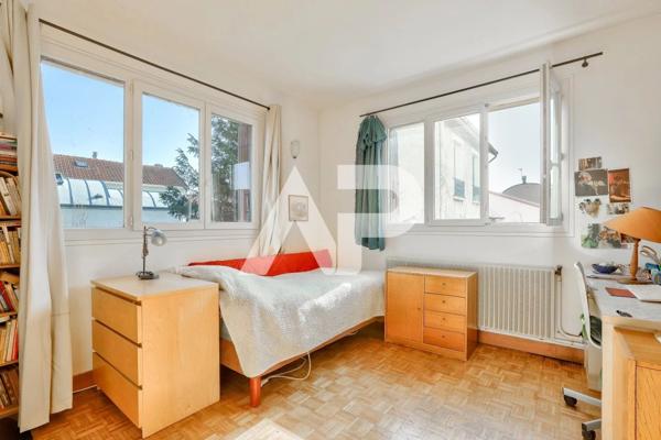Maison familiale 10 pièces - 240m² - 527 m² de terrain €1 290 000 **  - Référence  85653113