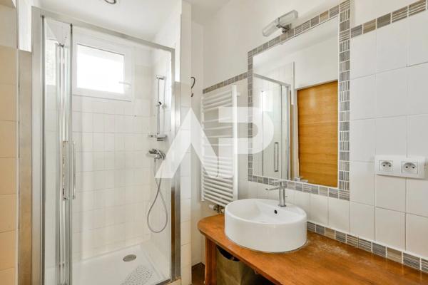 Maison familiale 10 pièces - 240m² - 527 m² de terrain €1 290 000 **  - Référence  85653113