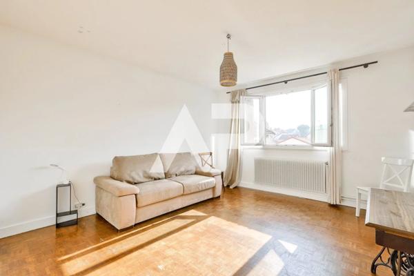 Maison familiale 10 pièces - 240m² - 527 m² de terrain €1 290 000 **  - Référence  85653113
