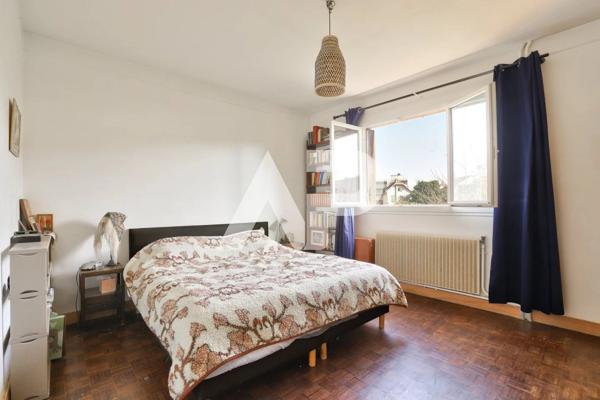 Maison familiale 10 pièces - 240m² - 527 m² de terrain €1 290 000 **  - Référence  85653113