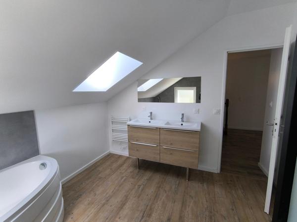 Bergerac idéal investiseurs authentique maison pierre de 5 pièces et 150 M2 louée avec plus de 10% de rentabilité