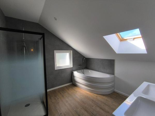 Bergerac idéal investiseurs authentique maison pierre de 5 pièces et 150 M2 louée avec plus de 10% de rentabilité