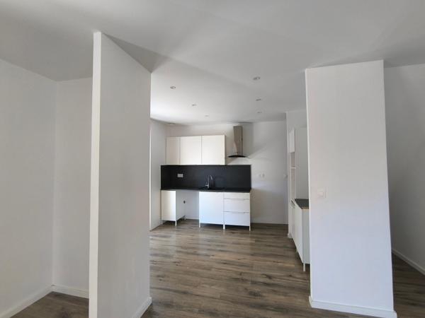 Bergerac idéal investiseurs authentique maison pierre de 5 pièces et 150 M2 louée avec plus de 10% de rentabilité