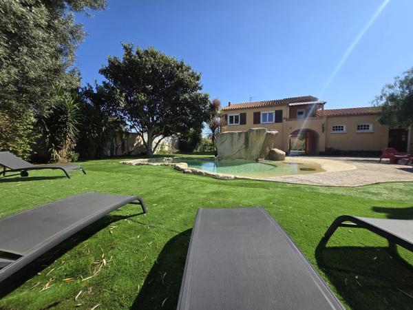 Superbe Mas avec multiples logements et piscine à Bompas