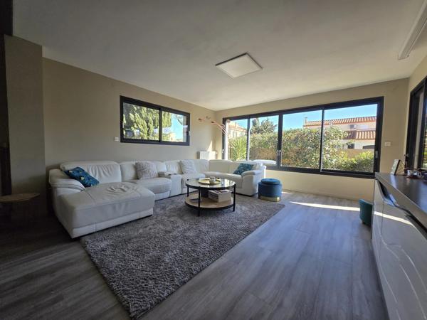 Superbe Mas avec multiples logements et piscine à Bompas