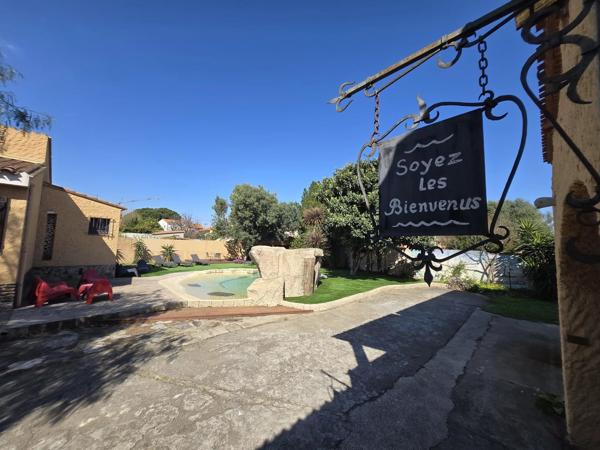 Superbe Mas avec multiples logements et piscine à Bompas