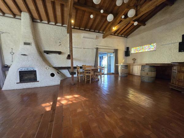 Superbe Mas avec multiples logements et piscine à Bompas