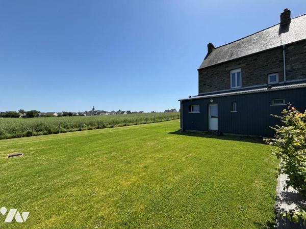 SAINT-MALO Maison en pierres à rénover  sur terrain de 1100m²