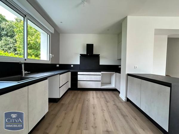 Maison à louer 4 pièces 124.05m² Niort (79000)
