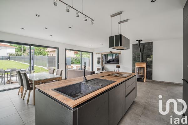 Maison à vendre 6 pièces 174 m² Feigères