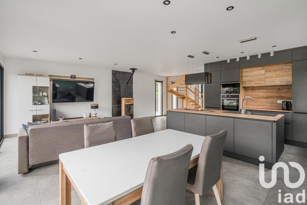 Maison à vendre 6 pièces 174 m² Feigères