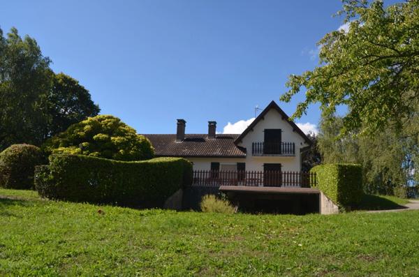 Dpt Jura (39), à vendre proche de LONS LE SAUNIER maison P7 de 175 m² - Terrain de 7000,00 m²