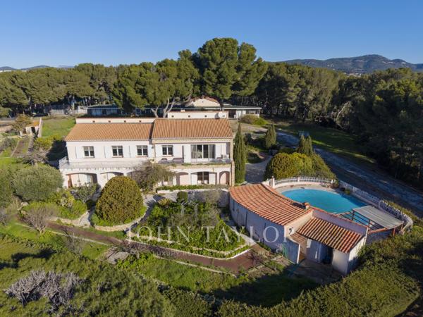 Sanary-sur-Mer – La Cride – Propriété vue mer avec piscine