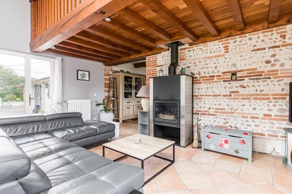 Toulousaine familiale avec piscine et dépendance à Castelnau d’Estretefonds