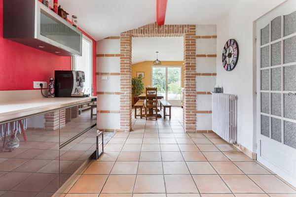 Toulousaine familiale avec piscine et dépendance à Castelnau d’Estretefonds