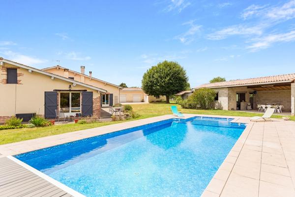 Toulousaine familiale avec piscine et dépendance à Castelnau d’Estretefonds