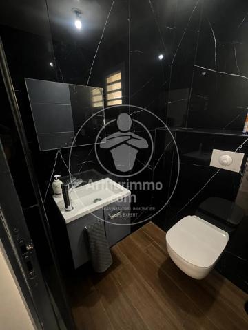 Vente                                                      Villa
                        
                     4 pièces                      132 m2                     à Ducos