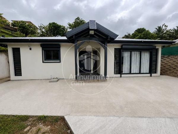 Vente                                                      Villa
                        
                     4 pièces                      132 m2                     à Ducos