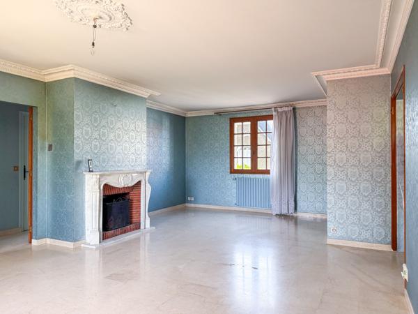 MAISON REZE MAIRIE