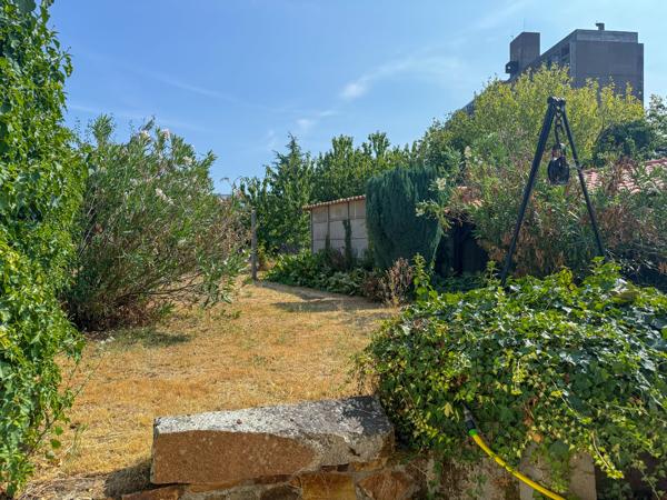 MAISON REZE MAIRIE