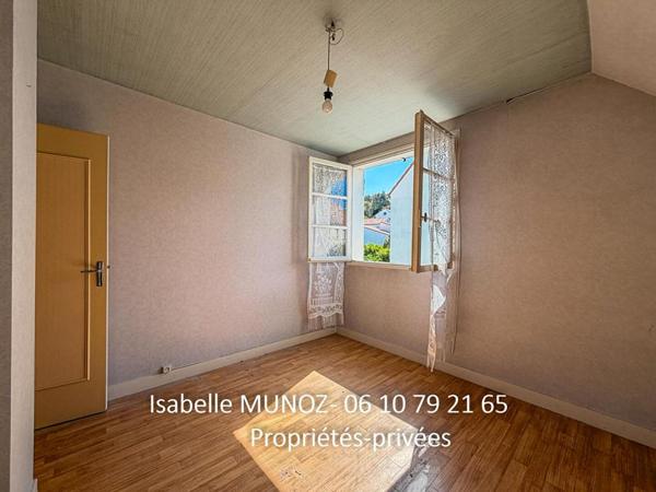 Perignat Les Sarlieve : Maison F4 avec jardin, terrasse et près de 90 m² de dépendances