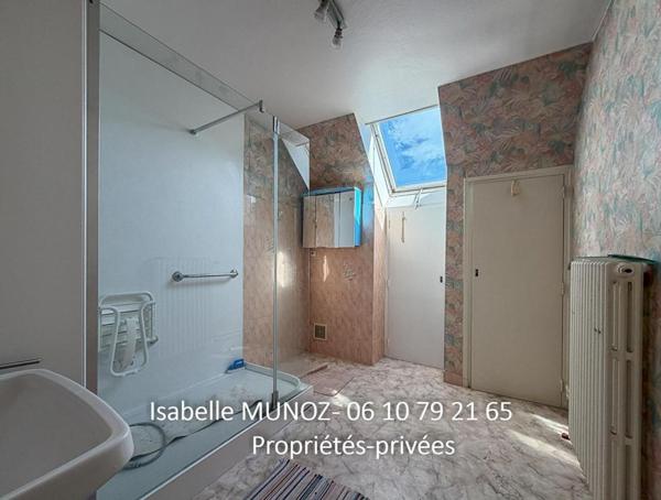 Perignat Les Sarlieve : Maison F4 avec jardin, terrasse et près de 90 m² de dépendances