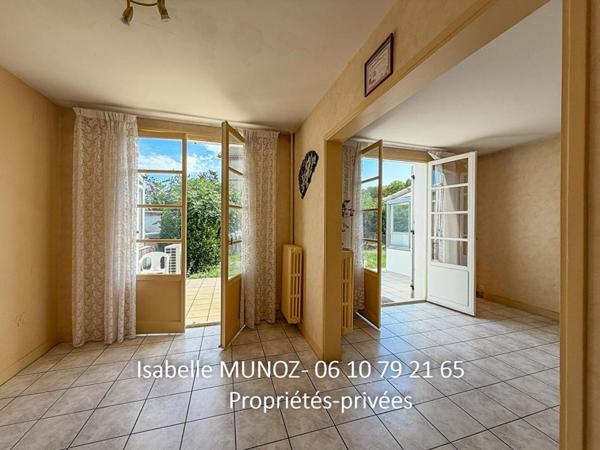Perignat Les Sarlieve : Maison F4 avec jardin, terrasse et près de 90 m² de dépendances