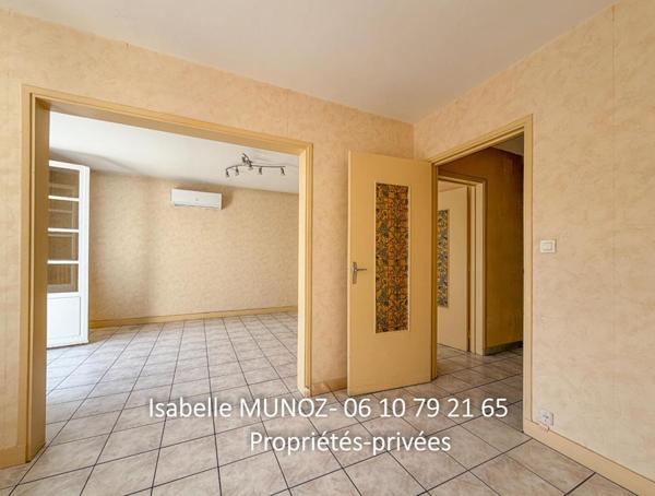 Perignat Les Sarlieve : Maison F4 avec jardin, terrasse et près de 90 m² de dépendances