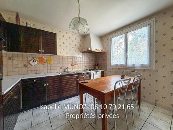 Perignat Les Sarlieve : Maison F4 avec jardin, terrasse et près de 90 m² de dépendances