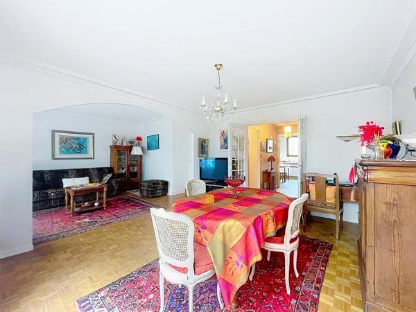 Appartement T3 traversant lumineux de 71m² à 12 mn à pied du RER et des commerces