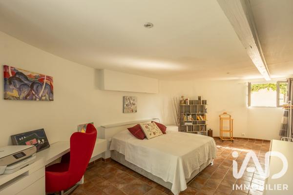 Maison à vendre 15 pièces 722,12 m² Saint-Laurent-d'Aigouze