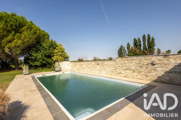 Maison à vendre 15 pièces 722,12 m² Saint-Laurent-d'Aigouze