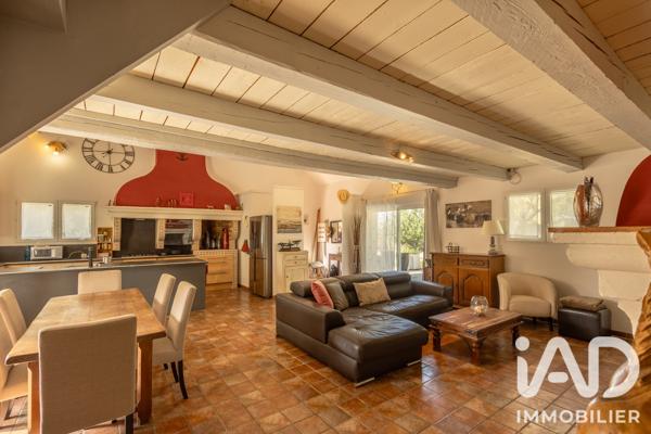 Maison à vendre 15 pièces 722,12 m² Saint-Laurent-d'Aigouze