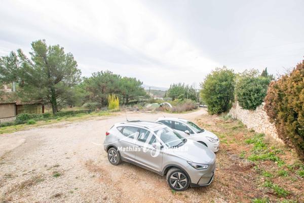 Maison de 181 m² sur terrain de 3070 m² - Meyreuil